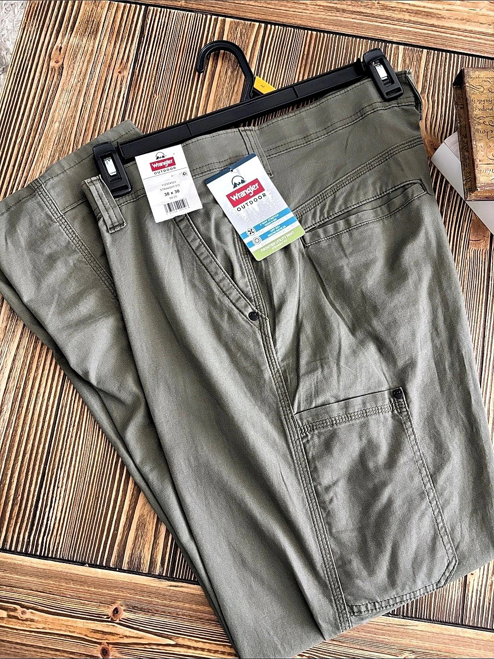 Wrangler Outdoor Cargo Shorts in Green Waist 38